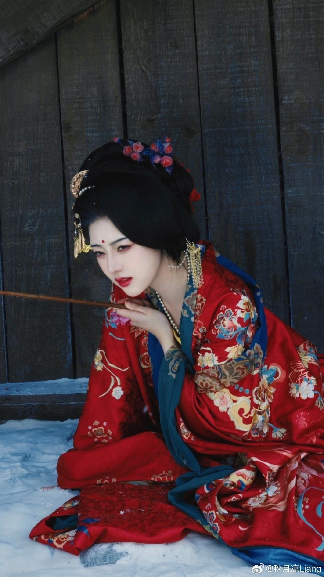 The Splendor of Hanfu:A Journey Through Ancient Chinese Clothing