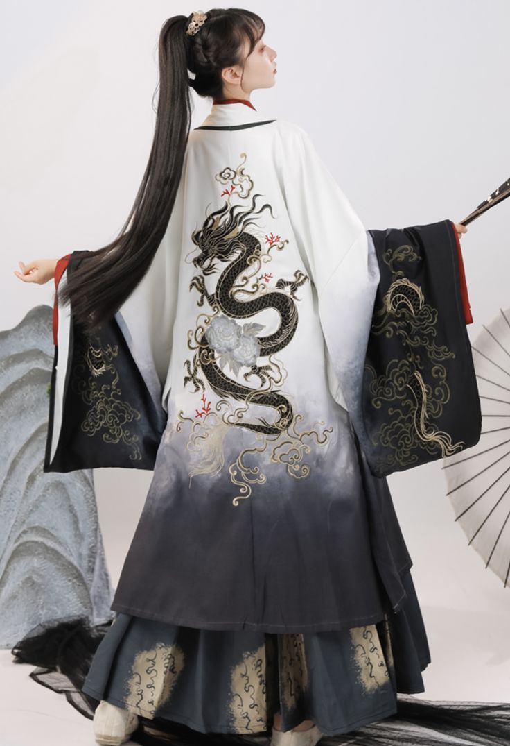 The Enchanting Wealth God in Traditional Hanfu Costume:A Tale of a Young Lady