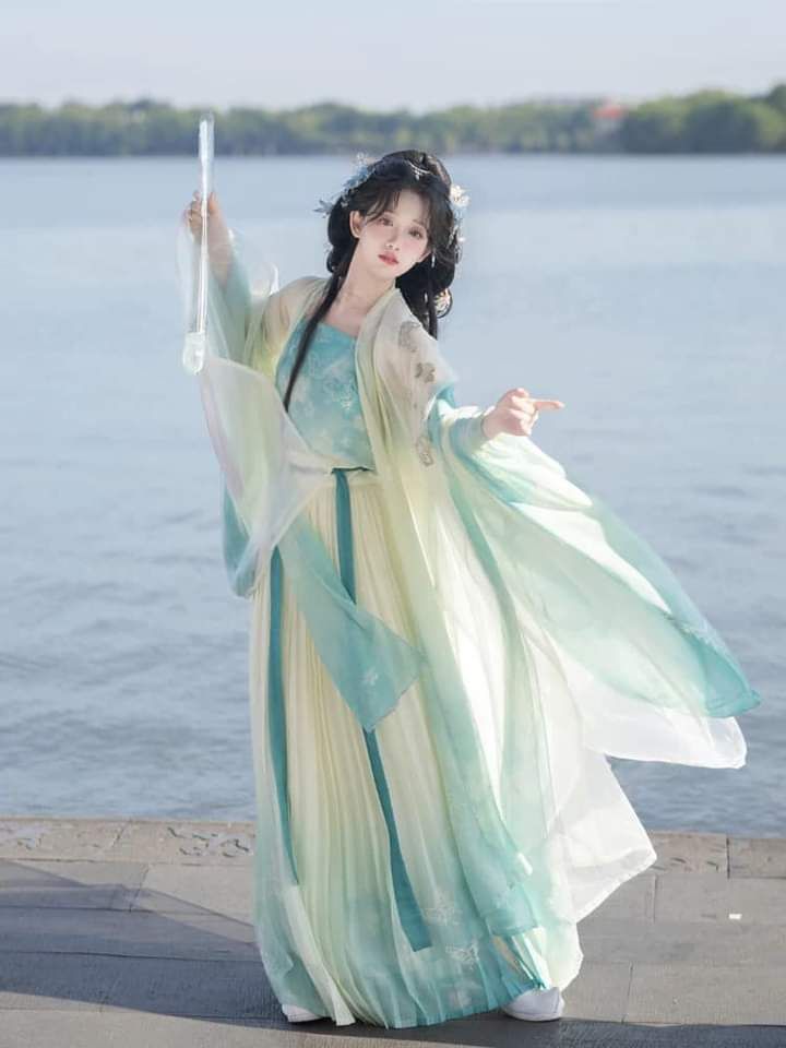 Reinventing Traditional Hanfu Fashion for Modern Adults:A Journey into Modern Hanfu Style Reinventing Traditional Hanfu Fashion for Modern Adults:A Journey into Modern Hanfu Style