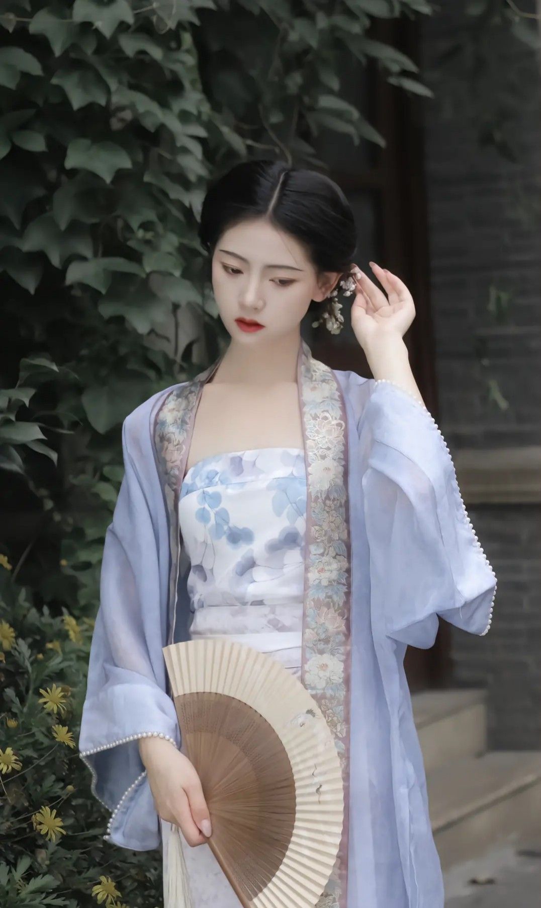 Reimagining the Fish-Tail Cheongsam Dress:A Modern Evolution