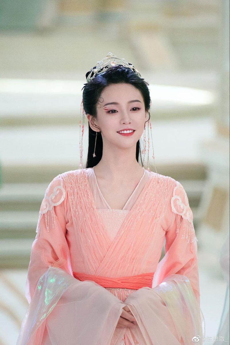 Summer Skirt with Horseface Pattern:A Girls Fashion Guide to Traditional Chinese Dress Summer Skirt with Horseface Pattern:A Girls Fashion Guide to Traditional Chinese Dress