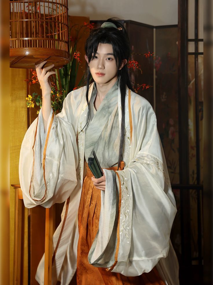 Traditional Chinese Scholars Attire and the Modern Hanfu Fashion for Adult Women