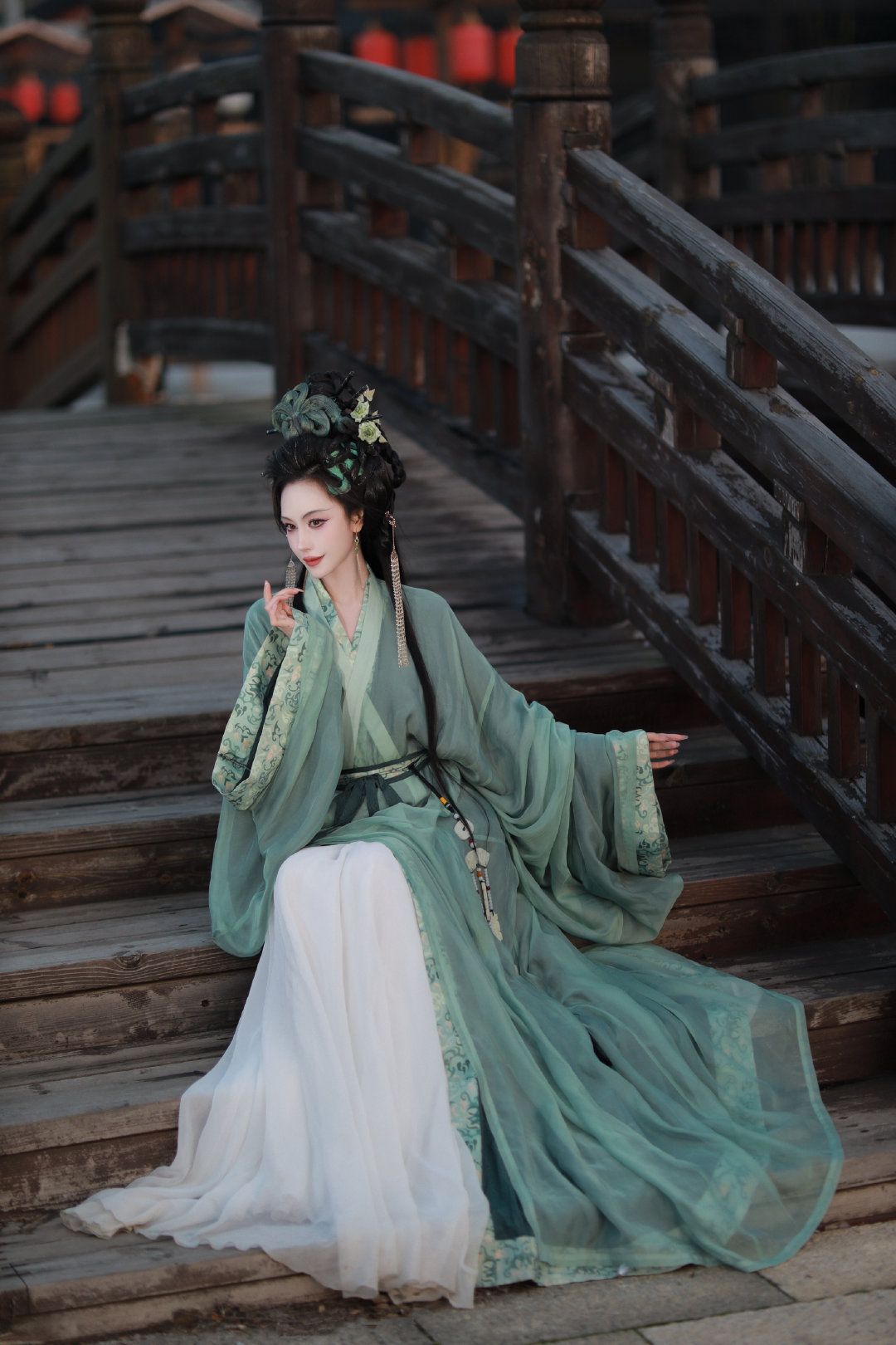 Elegant and Unique:The Journey of a Girl Embracing Hanfu Fashion Elegant and Unique:The Journey of a Girl Embracing Hanfu Fashion