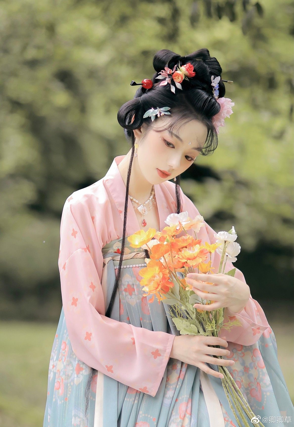 Qixiaoqiaos Original Hanfu:Unveiling the Essence of Traditional Chinese Fashion Qixiaoqiaos Original Hanfu:Unveiling the Essence of Traditional Chinese Fashion