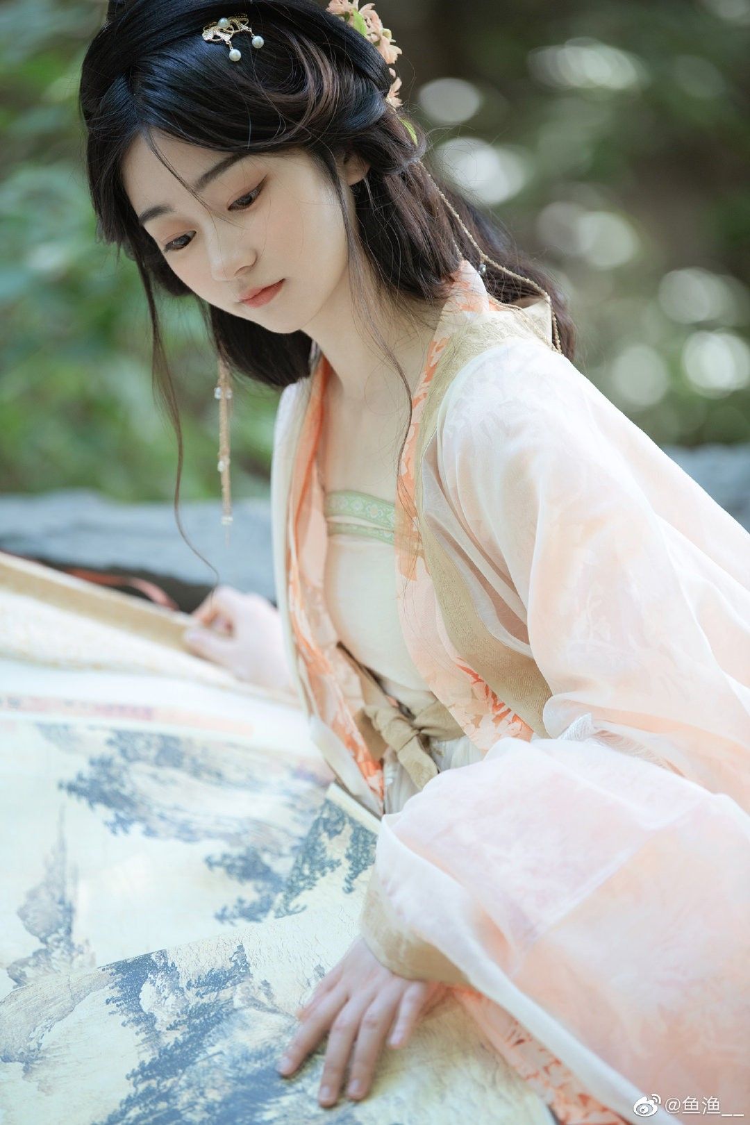 Children in Ancient Tang Dynasty Hanfu Costumes:A Cultural Journey Children in Ancient Tang Dynasty Hanfu Costumes:A Cultural Journey