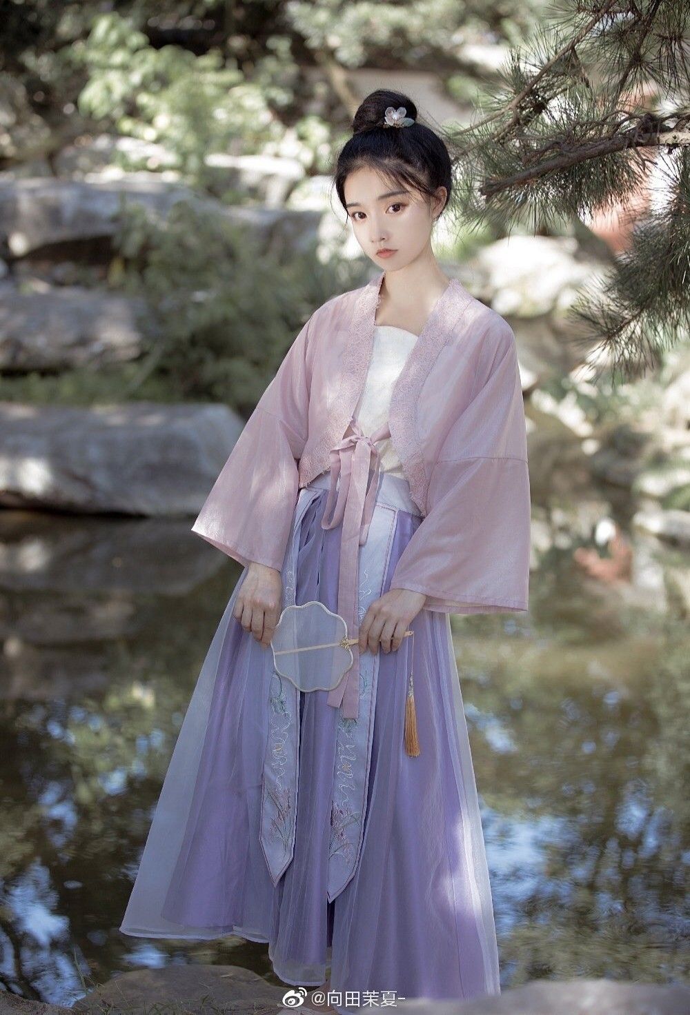 Modernizing the Classic:The Evolution of Traditional Cheongsam Dress into Fashionable Qipao Skirts Modernizing the Classic:The Evolution of Traditional Cheongsam Dress into Fashionable Qipao Skirts