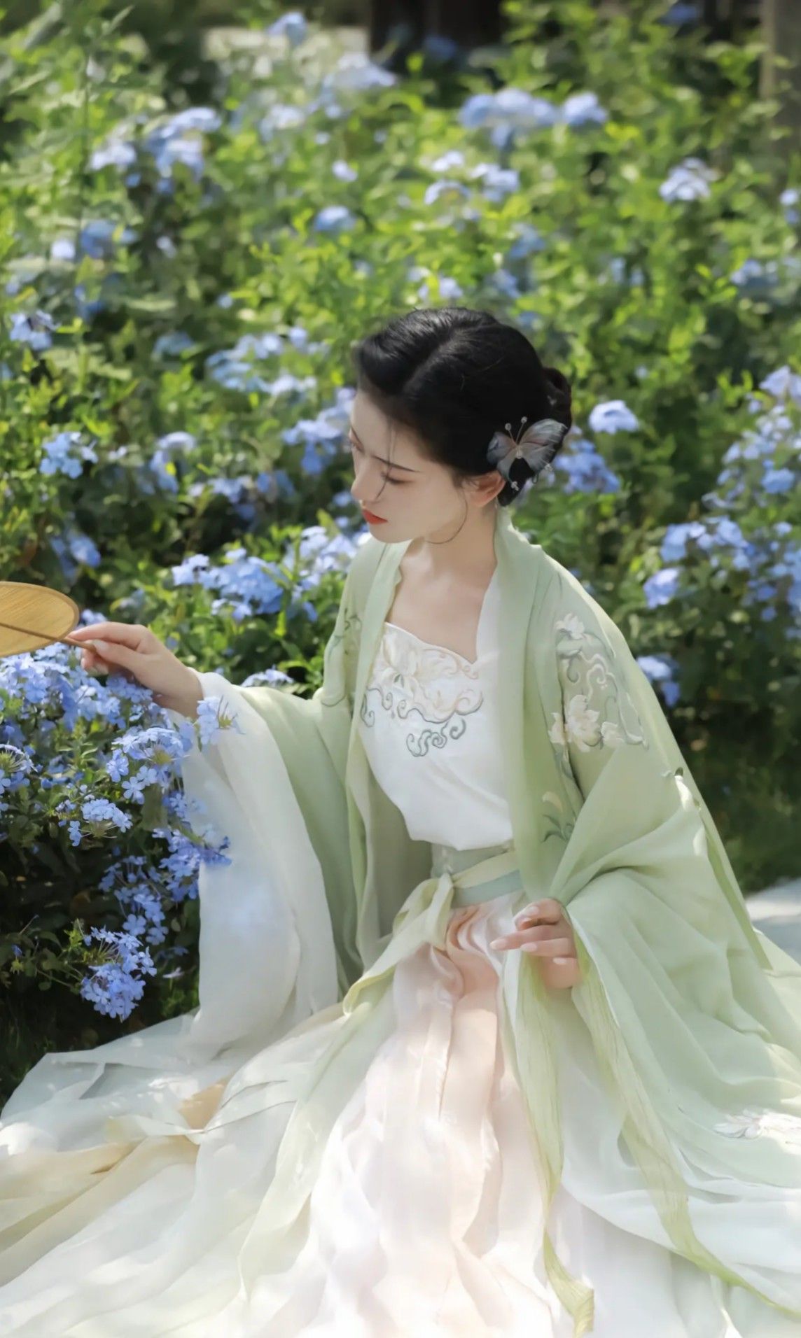The Charm of Padded Skirt with Horseface Design and Little Elegance of the Chan Style Jacket The Charm of Padded Skirt with Horseface Design and Little Elegance of the Chan Style Jacket