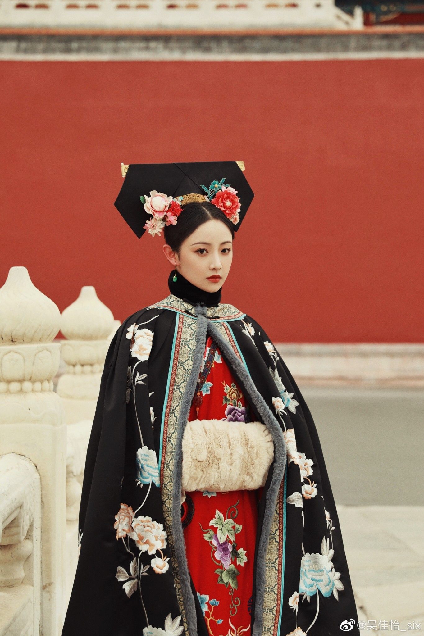 Embracing the New Neo-Chinese Cheongsam with its Mien-Qun Skirt:A Blend of Tradition and Modernity Embracing the New Neo-Chinese Cheongsam with its Mien-Qun Skirt:A Blend of Tradition and Modernity