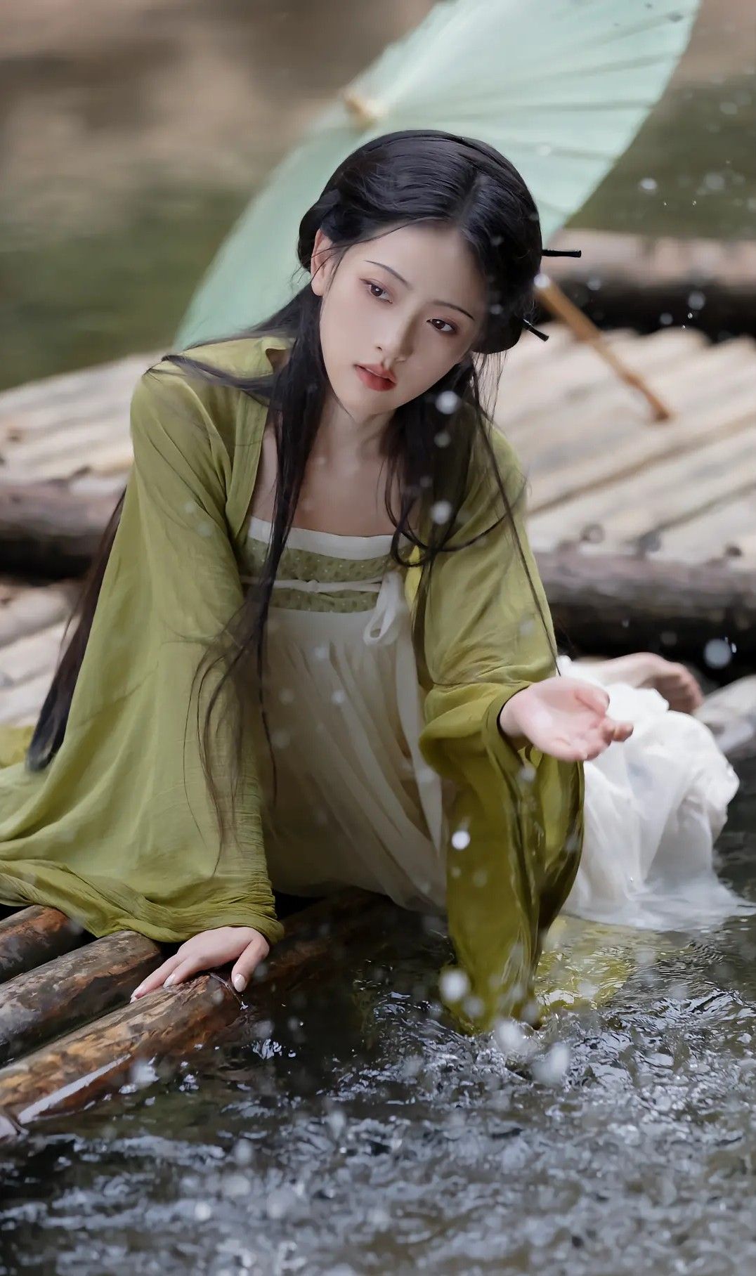 Baby in Traditional Hanfu:A Glimpse into the Cultural Heritage of Chinese童装汉服，中国文化传统的窥探