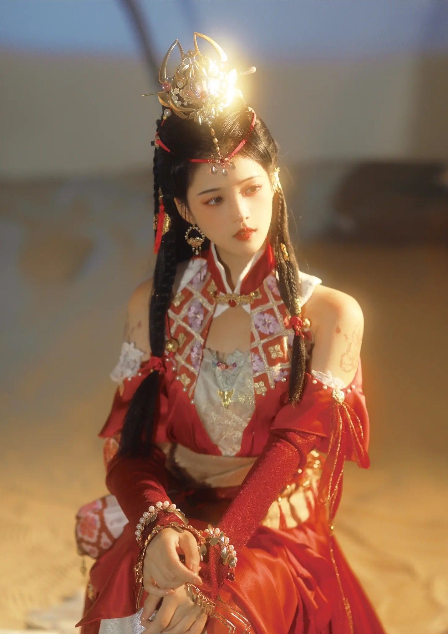 Embracing Modernity in a Classic Style:Youthful Su-Pai Cheongsam Revolution Embracing Modernity in a Classic Style:Youthful Su-Pai Cheongsam Revolution