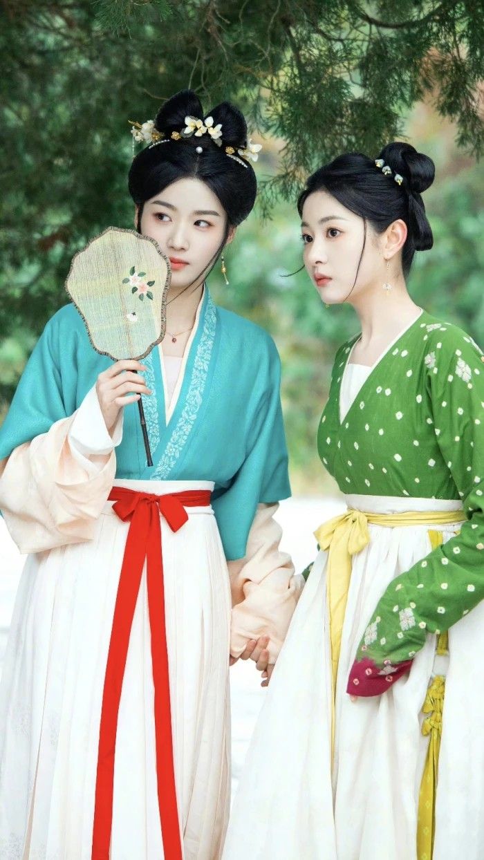 The Allure of Traditional Hooded Tangsuits:A Cultural Journey