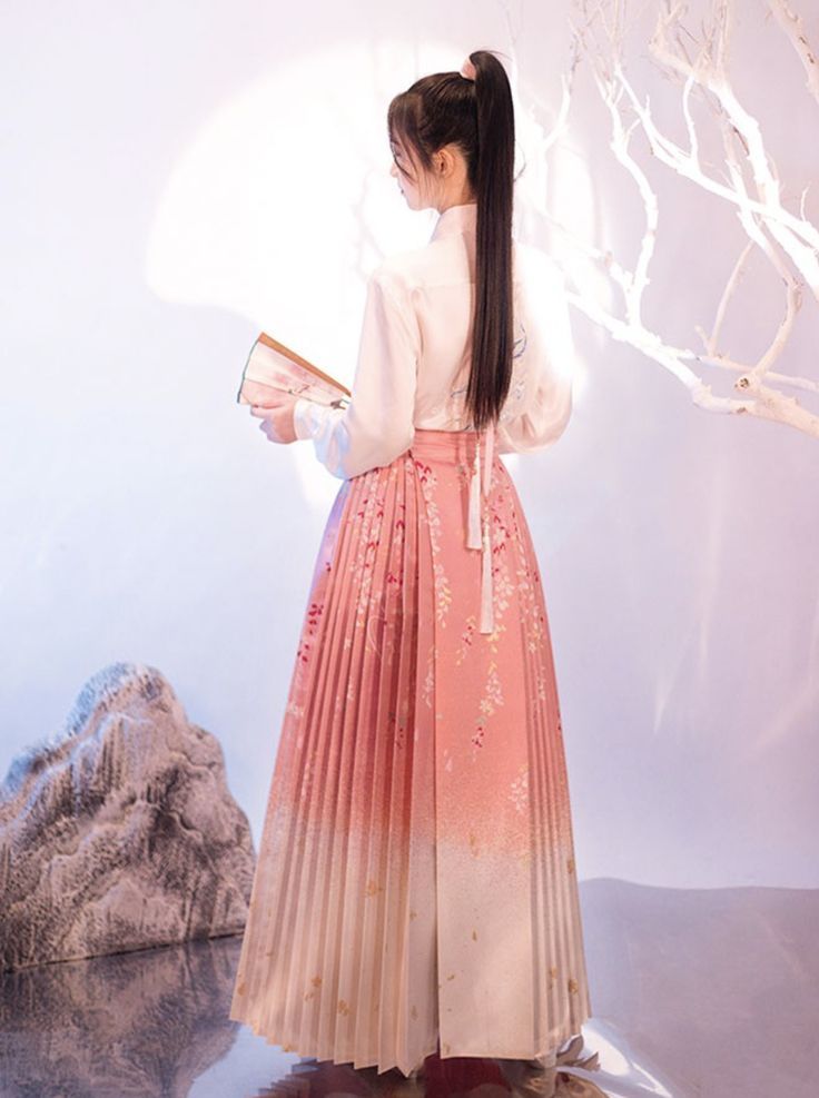 Custom Tailored Cheongsam:Embracing Traditional Elegance Through Personalized Style Custom Tailored Cheongsam:Embracing Traditional Elegance Through Personalized Style