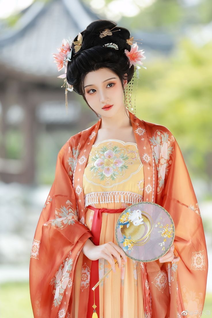 The Charm of Long-Style Sleeveless Cheongsam with Medium Length Sleeves The Charm of Long-Style Sleeveless Cheongsam with Medium Length Sleeves