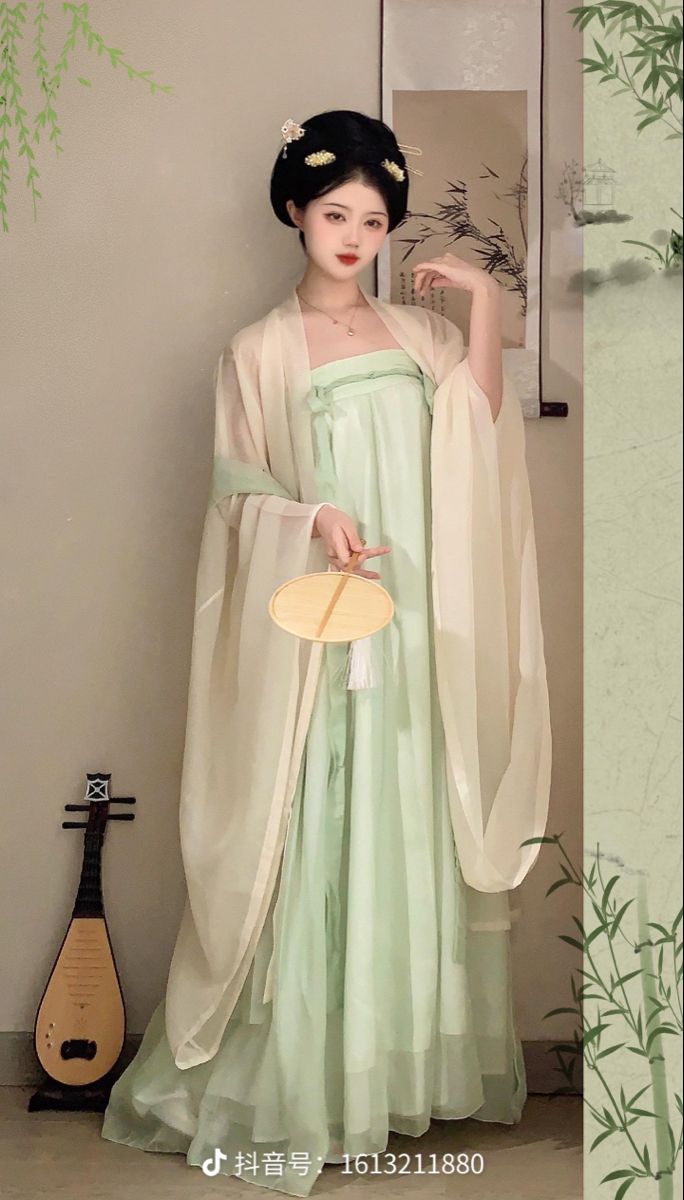 Vibrant Red:The Enchanting Style of a Womans Hanfu Summer Ancient Dress and Fairy Skirt Vibrant Red:The Enchanting Style of a Womans Hanfu Summer Ancient Dress and Fairy Skirt