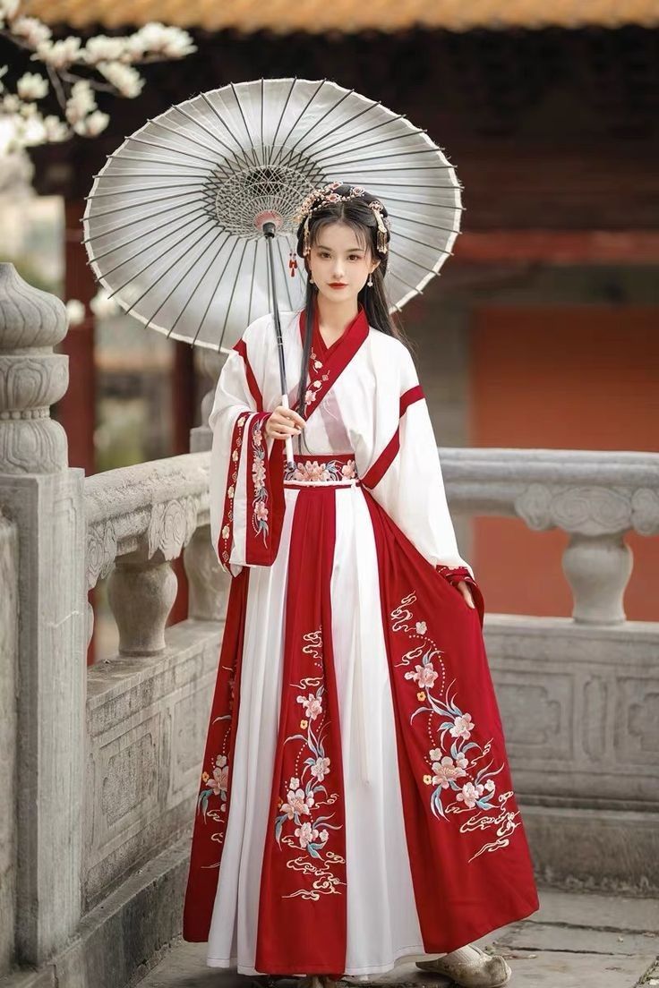 Two-Year-Old Girls Fashion:The Charm of Hanfu Traditional Clothing Two-Year-Old Girls Fashion:The Charm of Hanfu Traditional Clothing
