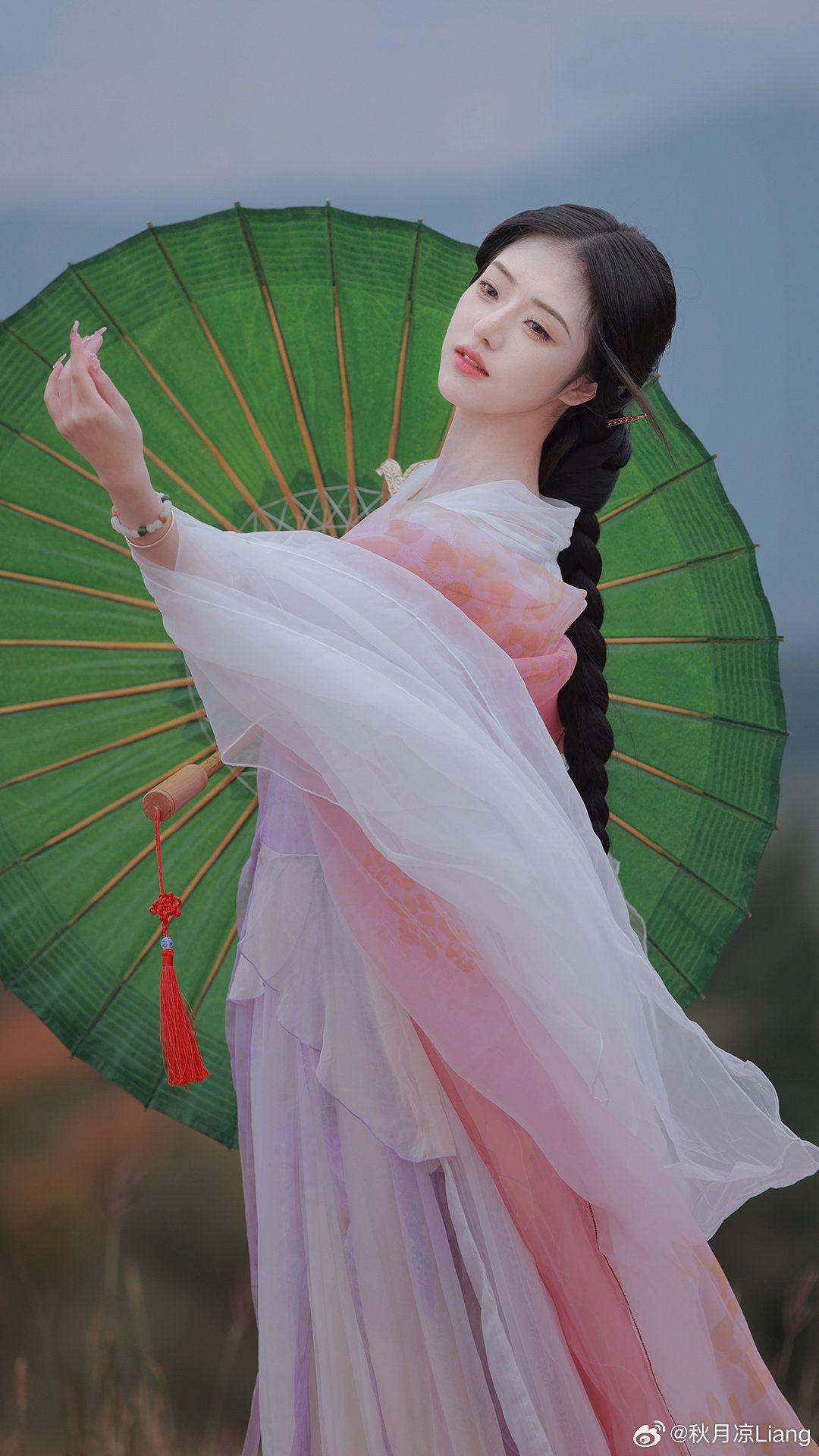 The Enigma of the Nine-Tailed Fox in Hanfu Fashion:A Tale of a Unique Femme The Enigma of the Nine-Tailed Fox in Hanfu Fashion:A Tale of a Unique Femme