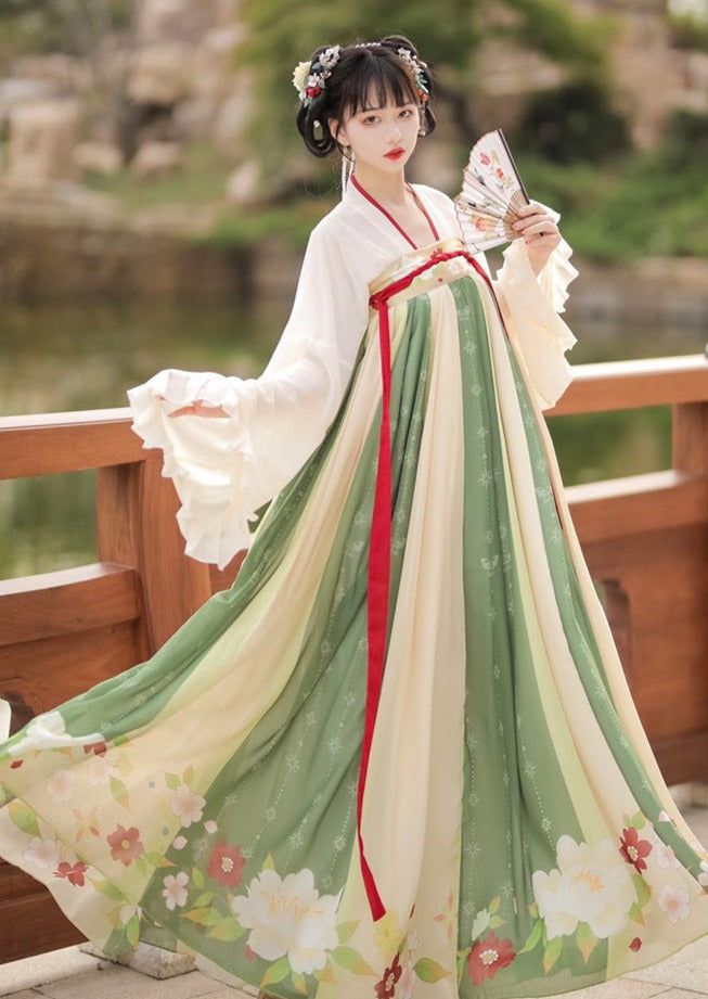 Initial Encounter with the Qiyi Original Hanfu Clothing Store