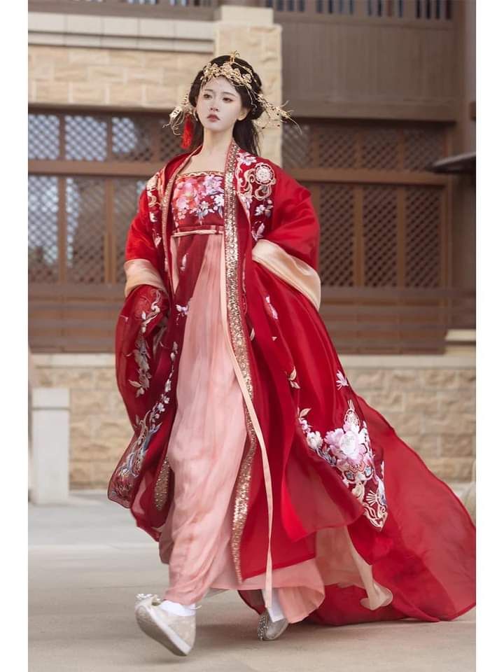 The Collaboration of Asi and Xiaolingdang:A Journey into the World of Hanfu Fashion The Collaboration of Asi and Xiaolingdang:A Journey into the World of Hanfu Fashion