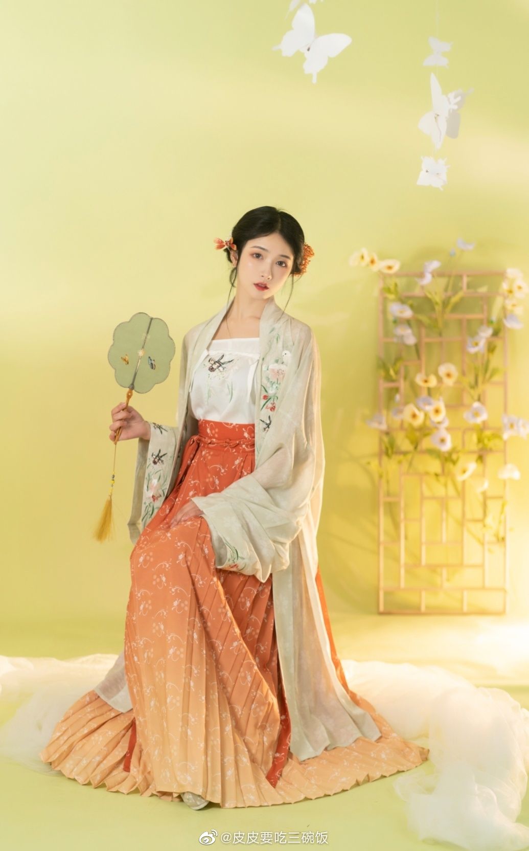 Modernizing the Qipao Family Fashion:Maternal-Child Coordinated Dress with a Twist Modernizing the Qipao Family Fashion:Maternal-Child Coordinated Dress with a Twist