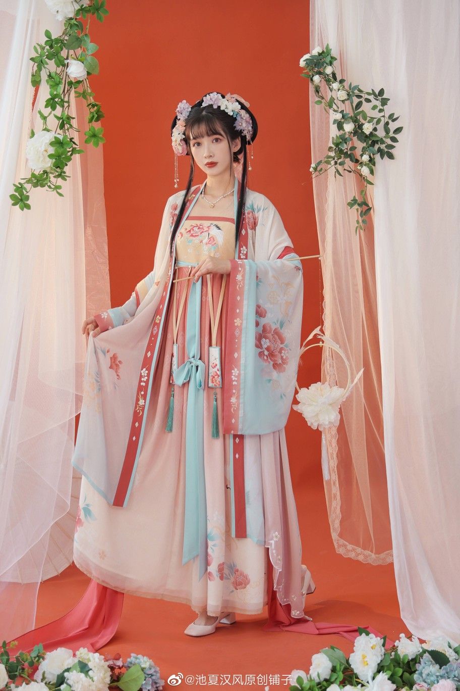 The Evolution of Blue-Dyed Cheongsam Skirt:A Blend of Tradition and Modernity The Evolution of Blue-Dyed Cheongsam Skirt:A Blend of Tradition and Modernity