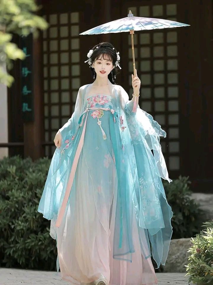 Elegant and Enchanting:The Allure of Traditional Chinese Womens Hanfu Fashion in Modern Times Elegant and Enchanting:The Allure of Traditional Chinese Womens Hanfu Fashion in Modern Times