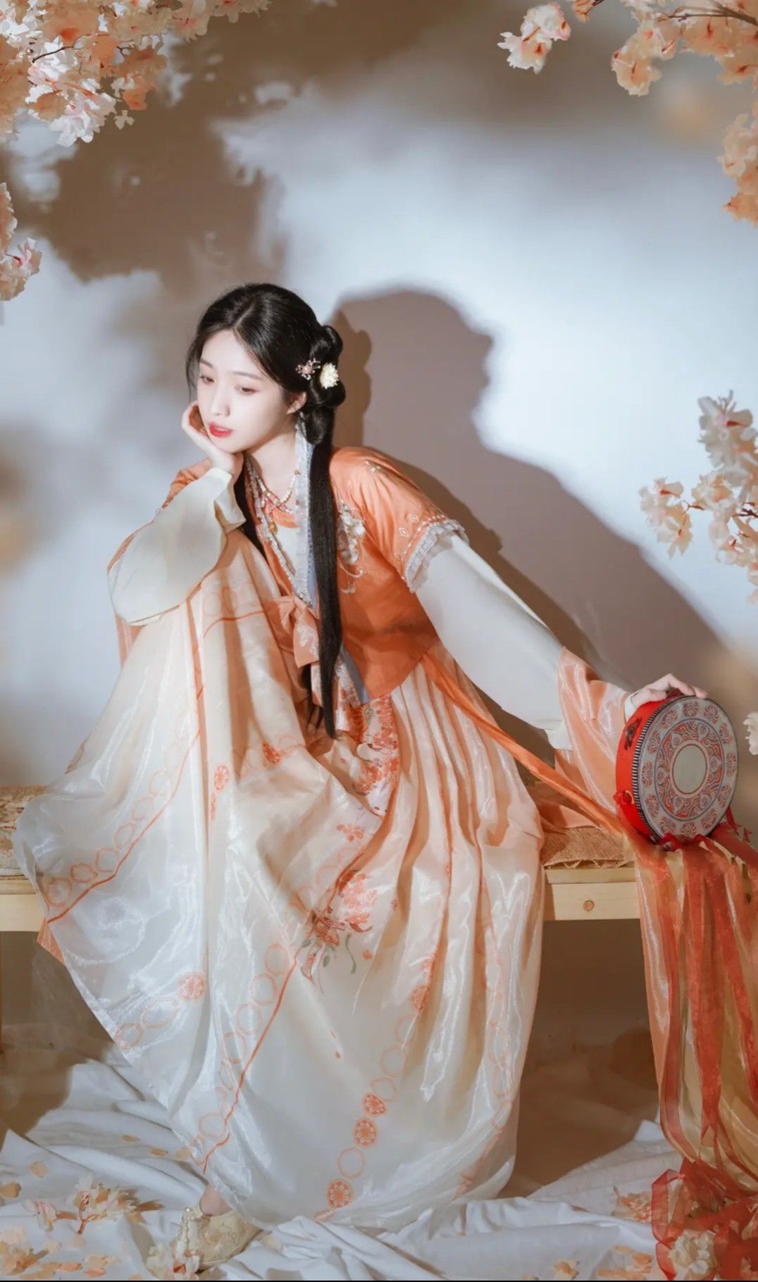 Winter Hanfu Fashion for Little Girls:The Charm of Horseface Skirt Winter Hanfu Fashion for Little Girls:The Charm of Horseface Skirt