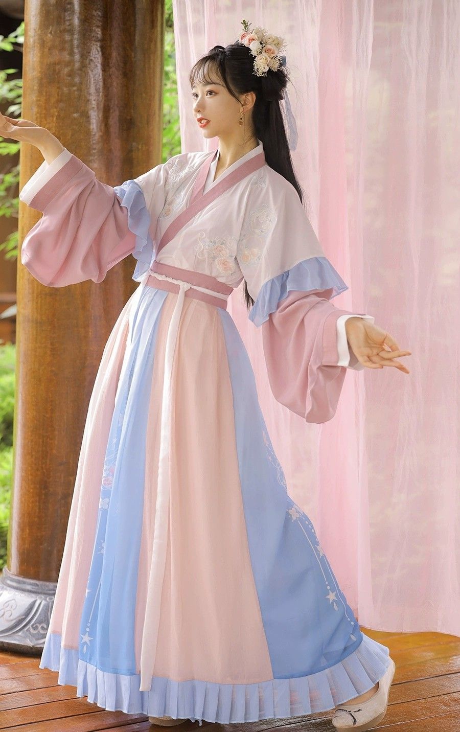The Charm of Qing Dynastys Girls Hanfu:The Elegance of Cheongsam-Style Hanfu for Young Girls The Charm of Qing Dynastys Girls Hanfu:The Elegance of Cheongsam-Style Hanfu for Young Girls