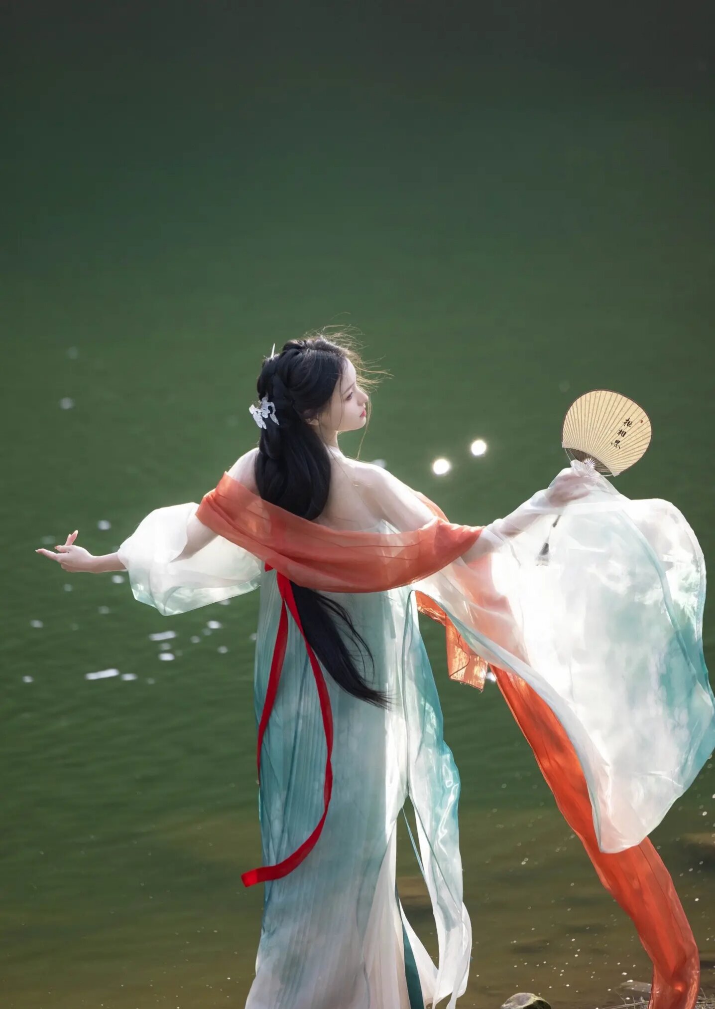 Embracing Summer in a New Wave of Qipao:Fashionable and Refreshing Embracing Summer in a New Wave of Qipao:Fashionable and Refreshing