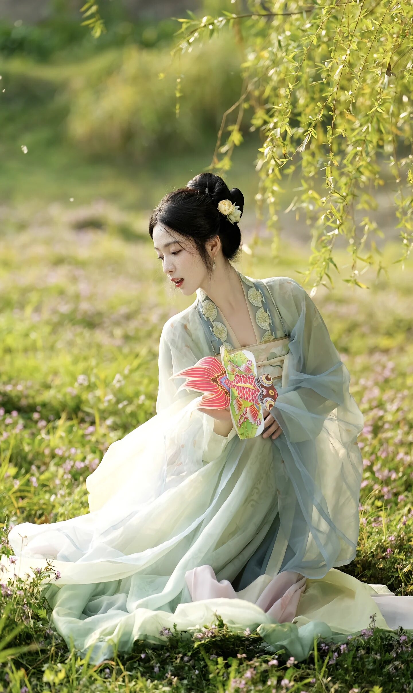 The Splendor of Late Ming-Style Hanfu:The Crown of Phoenix and the Robe of Dawn The Splendor of Late Ming-Style Hanfu:The Crown of Phoenix and the Robe of Dawn