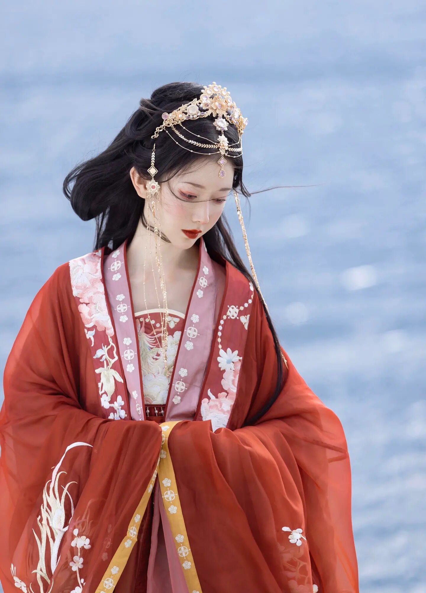 Winter-Style Cheongsam with Long Sleeves:A Traditional Elegance for Cold Seasons Winter-Style Cheongsam with Long Sleeves:A Traditional Elegance for Cold Seasons