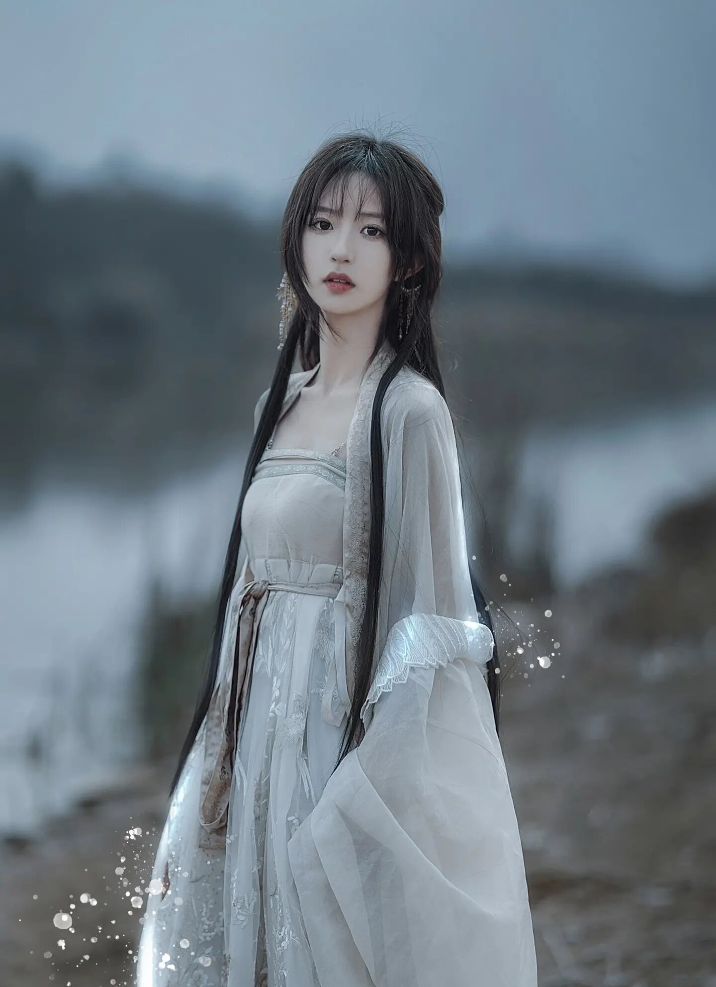 The Elegance of Hanfu Waist Belts:Embroidery and Tassel Details The Elegance of Hanfu Waist Belts:Embroidery and Tassel Details