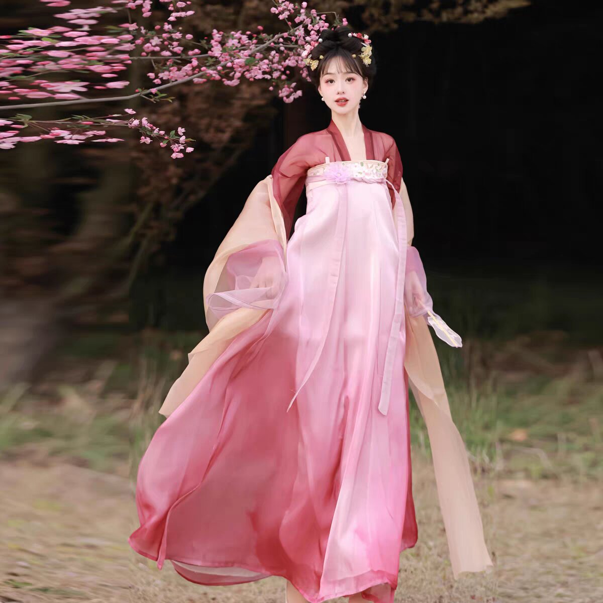 Autumn Elegance:The New Neo-Chinese Cheongsam Autumn Elegance:The New Neo-Chinese Cheongsam