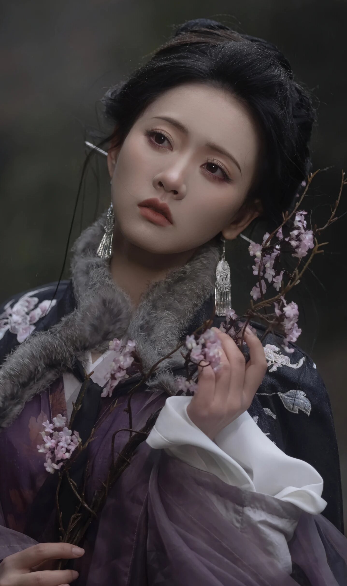 The Cheongsam Girl:A 6-Year-Olds Embracing of Traditional Beauty The Cheongsam Girl:A 6-Year-Olds Embracing of Traditional Beauty