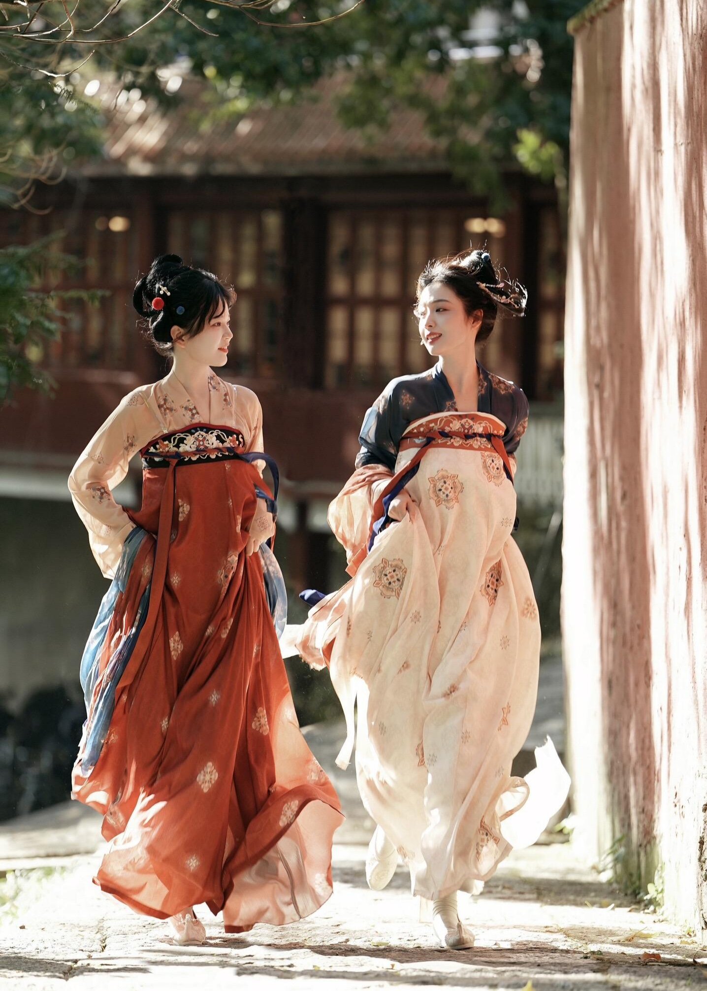 The Splendor of Tang-Style Hanfu:A Journey into Ancient Chinese Clothing Culture The Splendor of Tang-Style Hanfu:A Journey into Ancient Chinese Clothing Culture