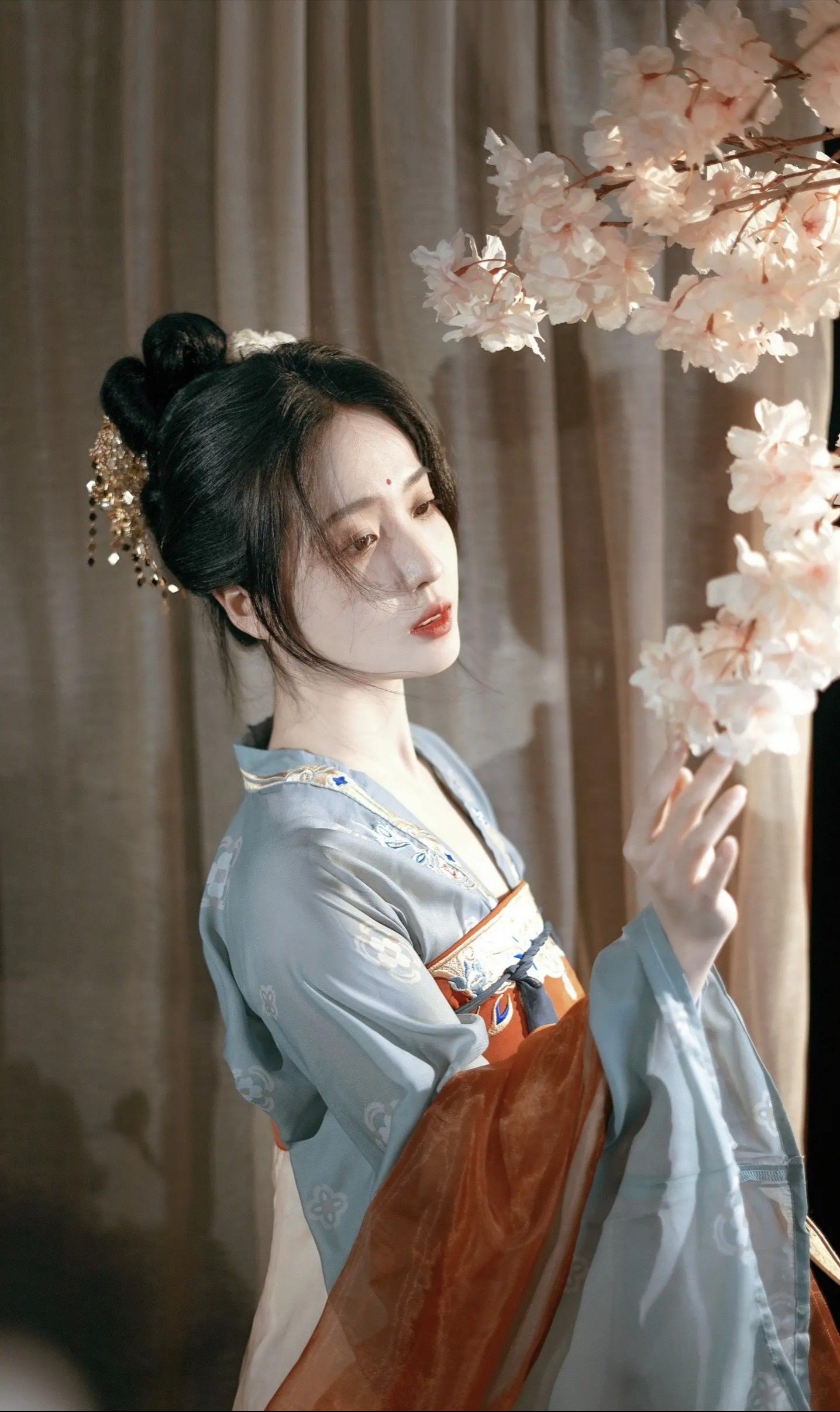 Elegant Child Girls Qipao:A Guide to Styling and Care for Advanced Childrens Traditional Wear Elegant Child Girls Qipao:A Guide to Styling and Care for Advanced Childrens Traditional Wear