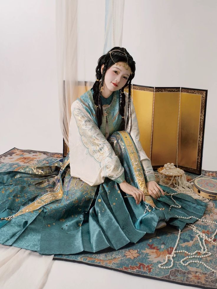 Satin-Stitched Tapestry Horseback Skirt:A Blend of Tradition and Elegance Satin-Stitched Tapestry Horseback Skirt:A Blend of Tradition and Elegance