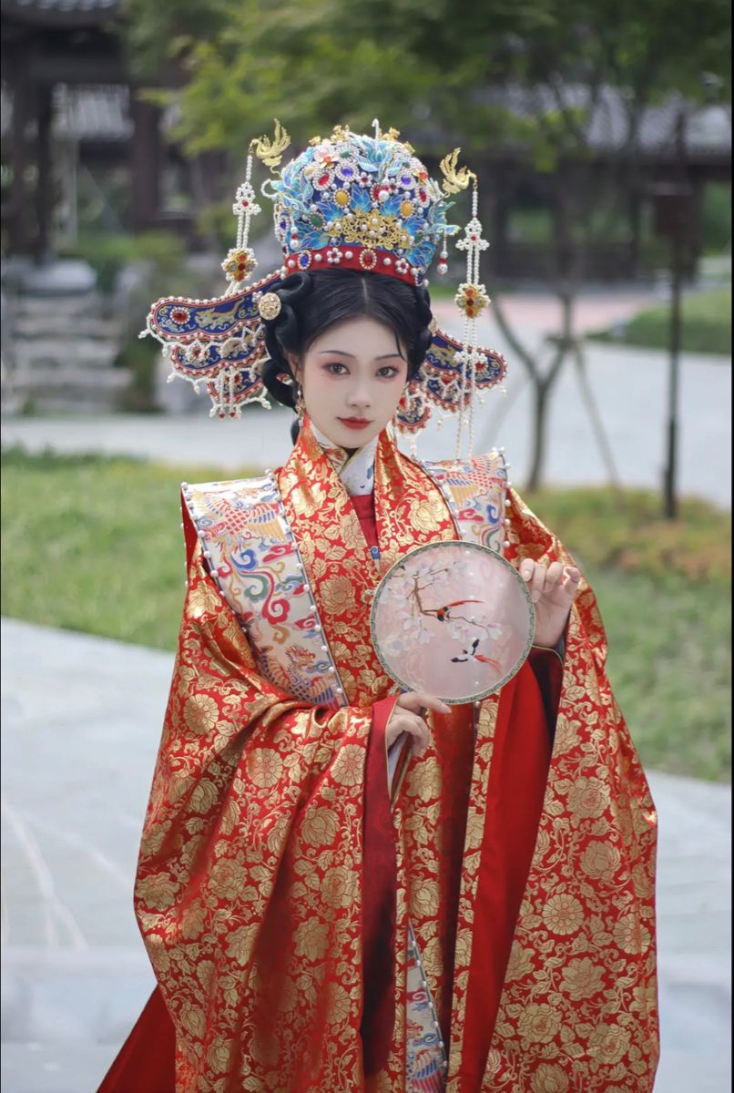Rabbit Cheongsam:A Cultural Blend of Fashion and Nature Rabbit Cheongsam:A Cultural Blend of Fashion and Nature
