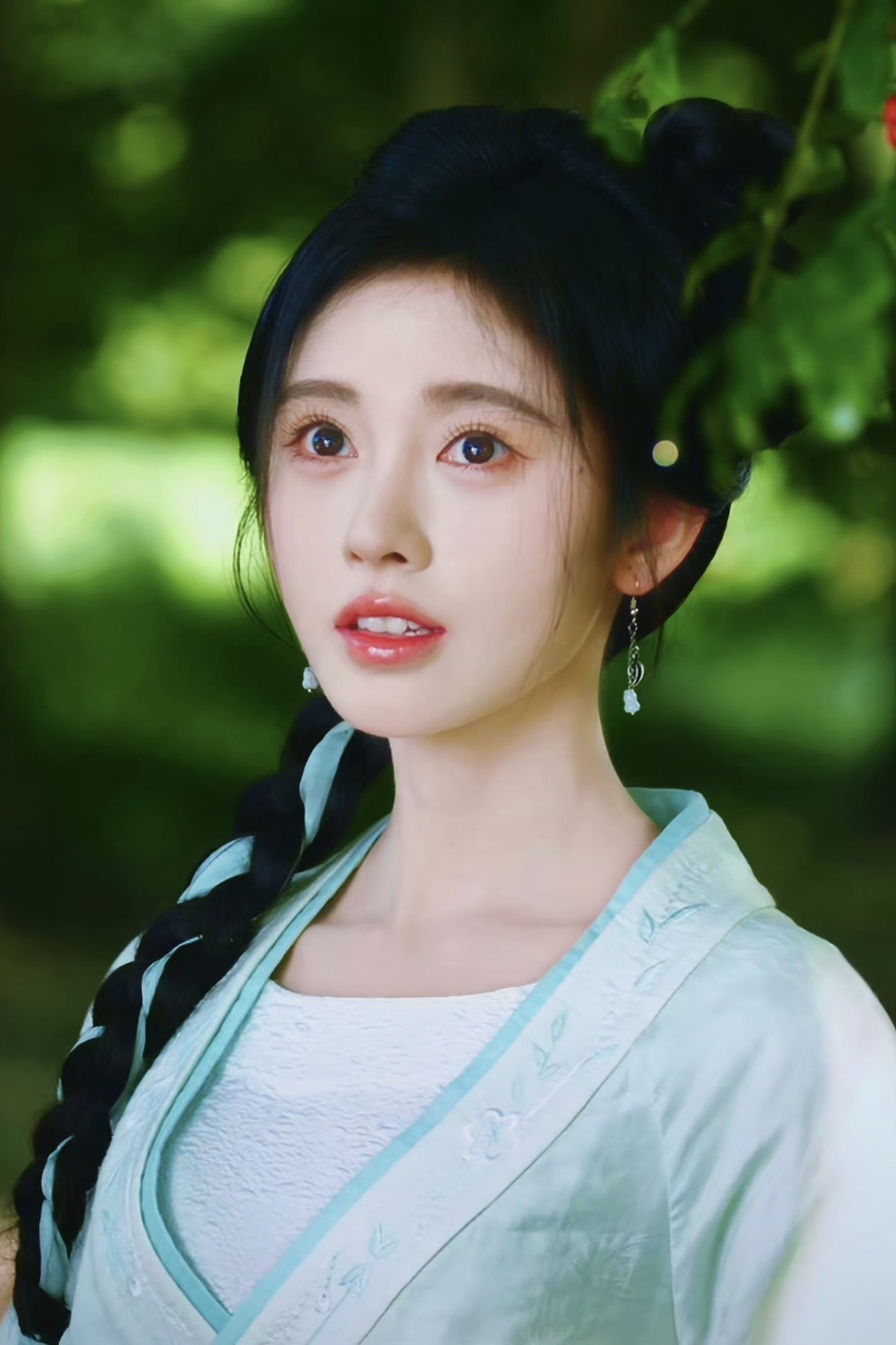 Traditional Tangzhuang Style with National Embroidery on a Jacket Traditional Tangzhuang Style with National Embroidery on a Jacket
