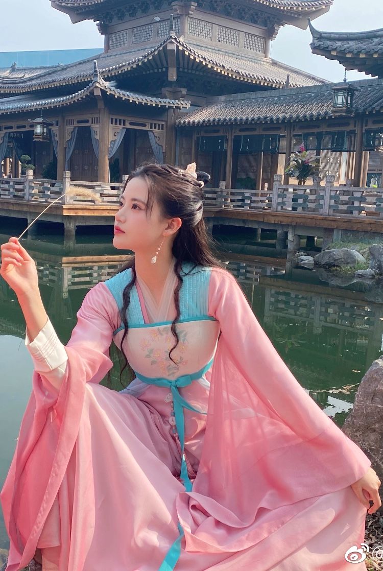 The Convenience of Hair Accessories for the Lazy:Understanding Hanfu Hairpins and Hair Combs The Convenience of Hair Accessories for the Lazy:Understanding Hanfu Hairpins and Hair Combs
