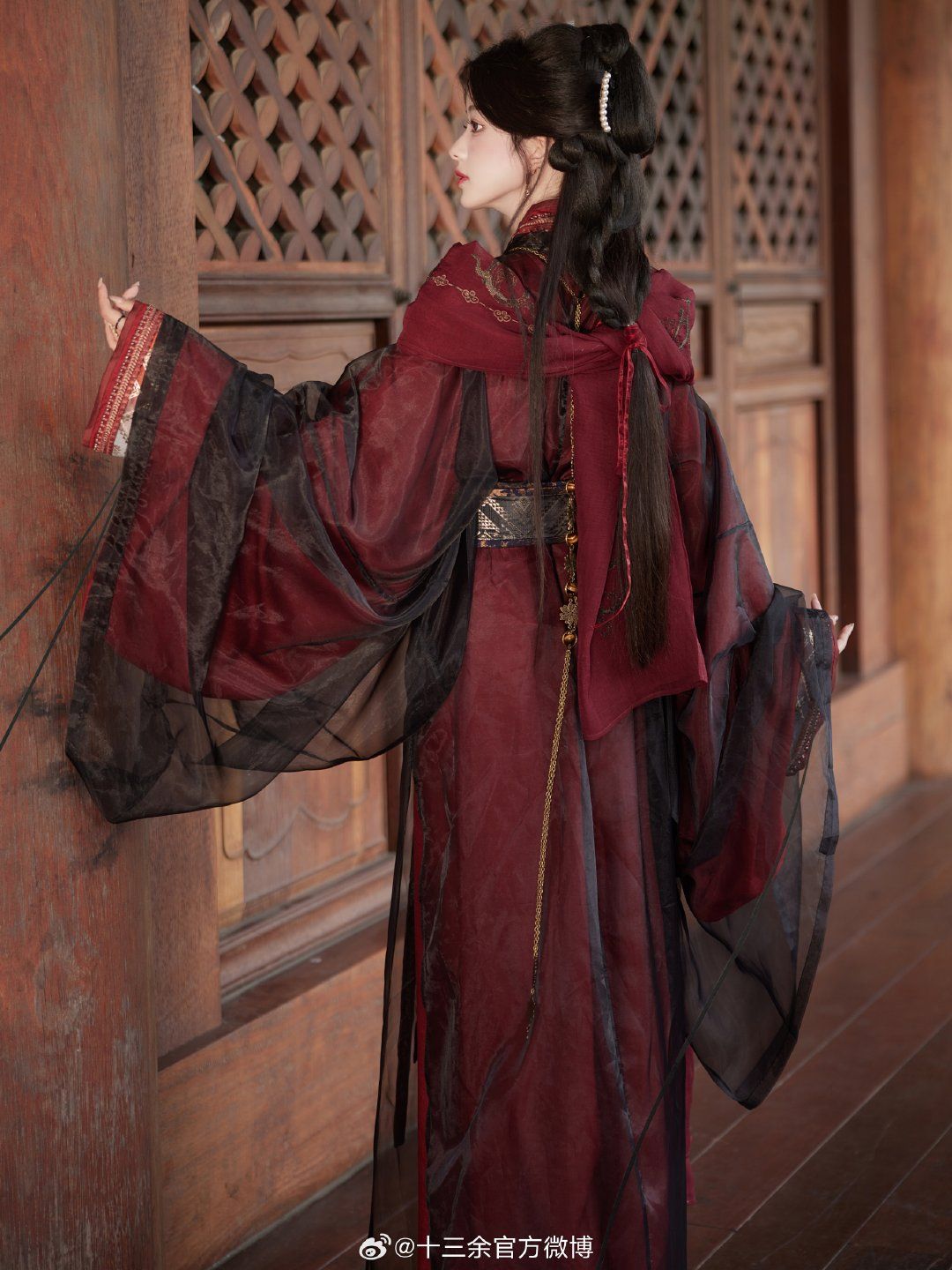The Enchantment of Hanfu Fashion in the Wei and Jin Dynasties The Enchantment of Hanfu Fashion in the Wei and Jin Dynasties