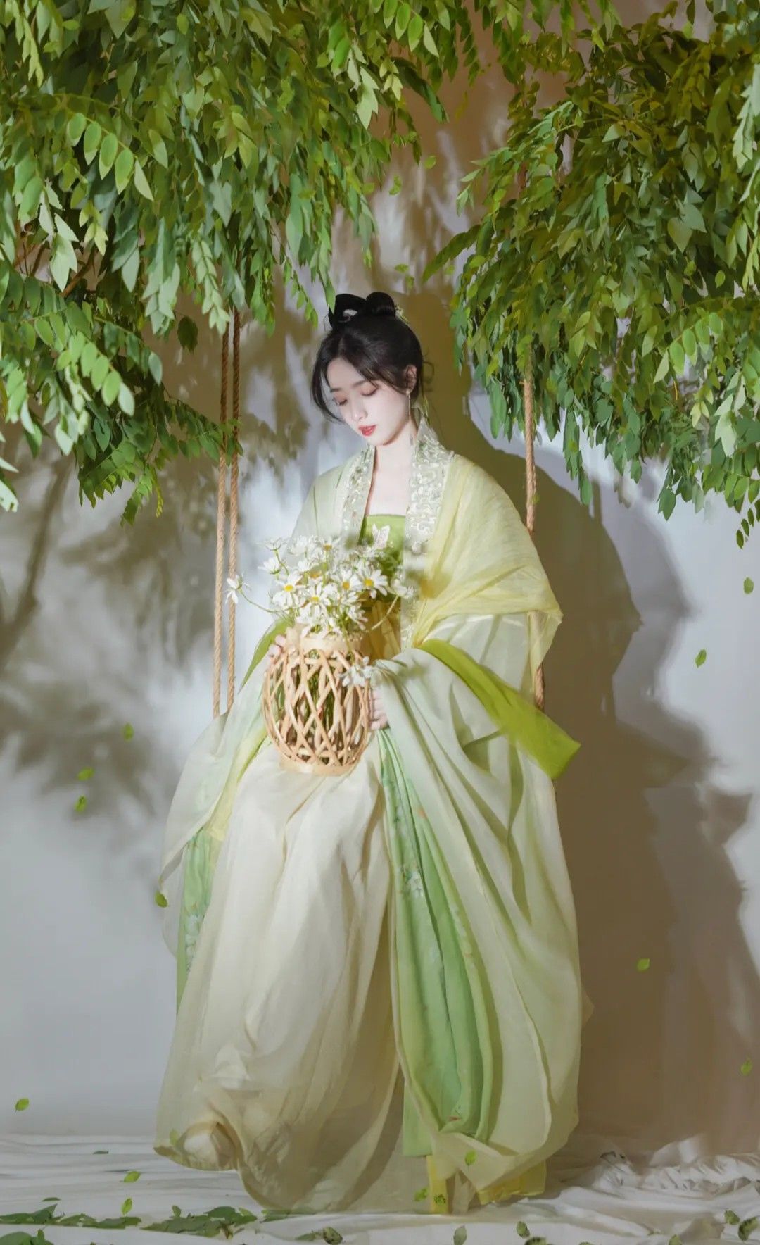 Summer in Hanfu:Embracing Chinese Heritage in Vibrant Attire Summer in Hanfu:Embracing Chinese Heritage in Vibrant Attire