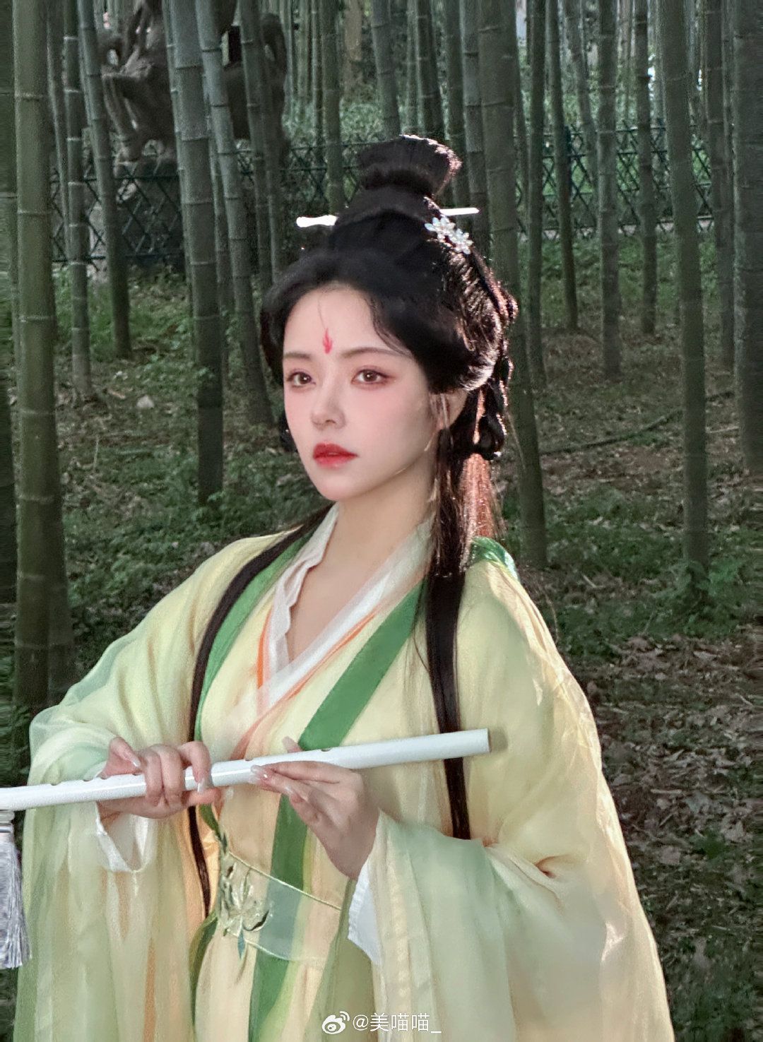 Reinventing Traditional Chinese Hanfu for Modern Women:A Blend of Elegance and Comfort for Summer