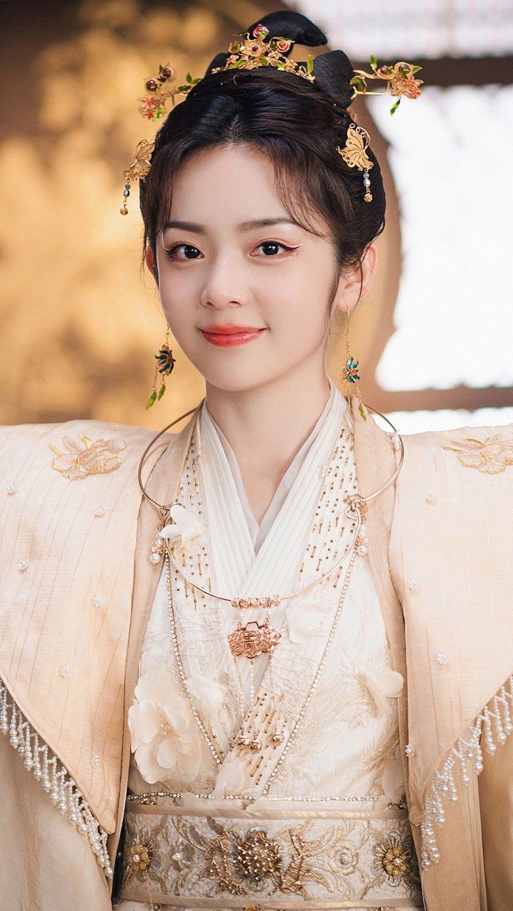 Winter Hanfu Hooded Robe Ensemble:A Blend of Tradition and Warmth Winter Hanfu Hooded Robe Ensemble:A Blend of Tradition and Warmth