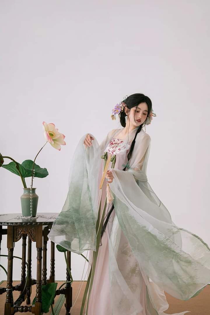 Maternal Winter Attire:The Allure of Hanfu Family Match for a Mother and Child Maternal Winter Attire:The Allure of Hanfu Family Match for a Mother and Child
