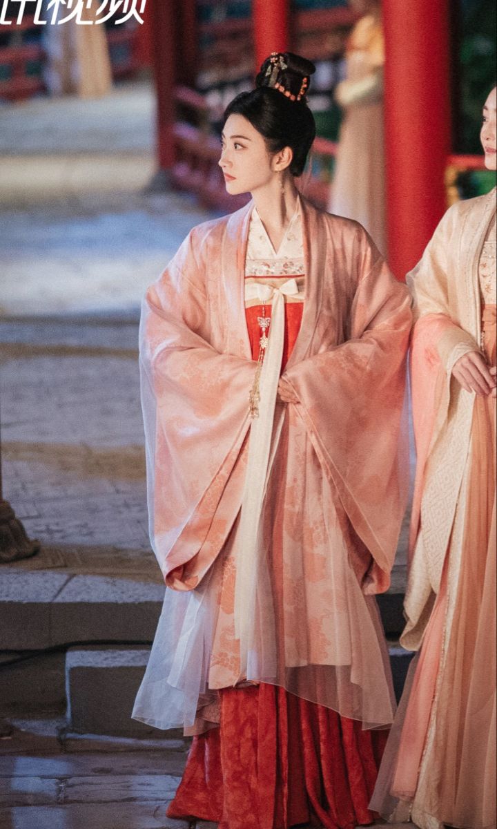The Role of Height Insoles in Enhancing the Elegance of Traditional Chinese Hanfu Shoes The Role of Height Insoles in Enhancing the Elegance of Traditional Chinese Hanfu Shoes