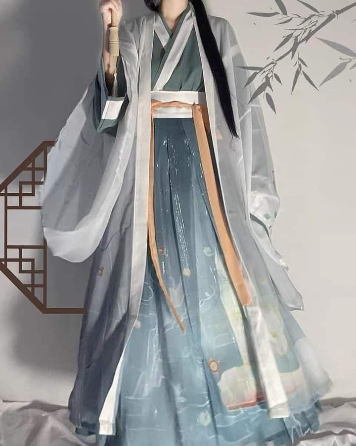 Autumn and Winter Fashion:Traditional Chinese Hanfu for Women in the Republic Era