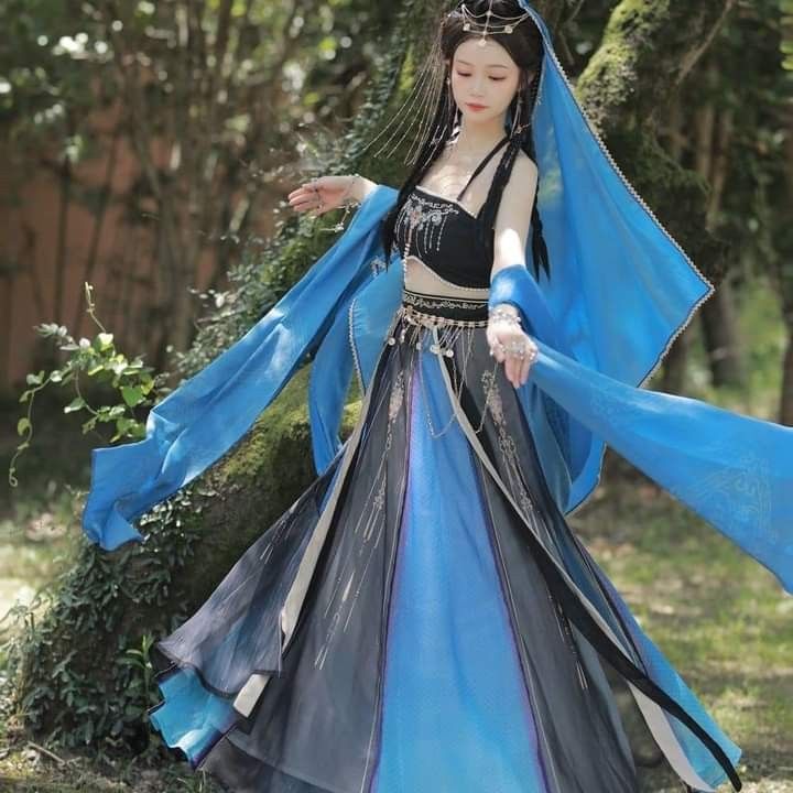 The Martial Arts of Black and Red Hanfu:The Essence of Chinese Traditional Elegance The Martial Arts of Black and Red Hanfu:The Essence of Chinese Traditional Elegance