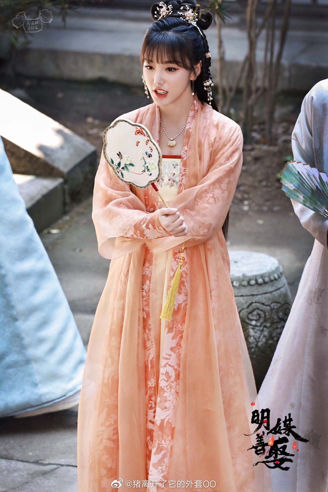 Elegant Womens Hanfu Blouse:A Journey into Traditional Chinese Beauty Elegant Womens Hanfu Blouse:A Journey into Traditional Chinese Beauty