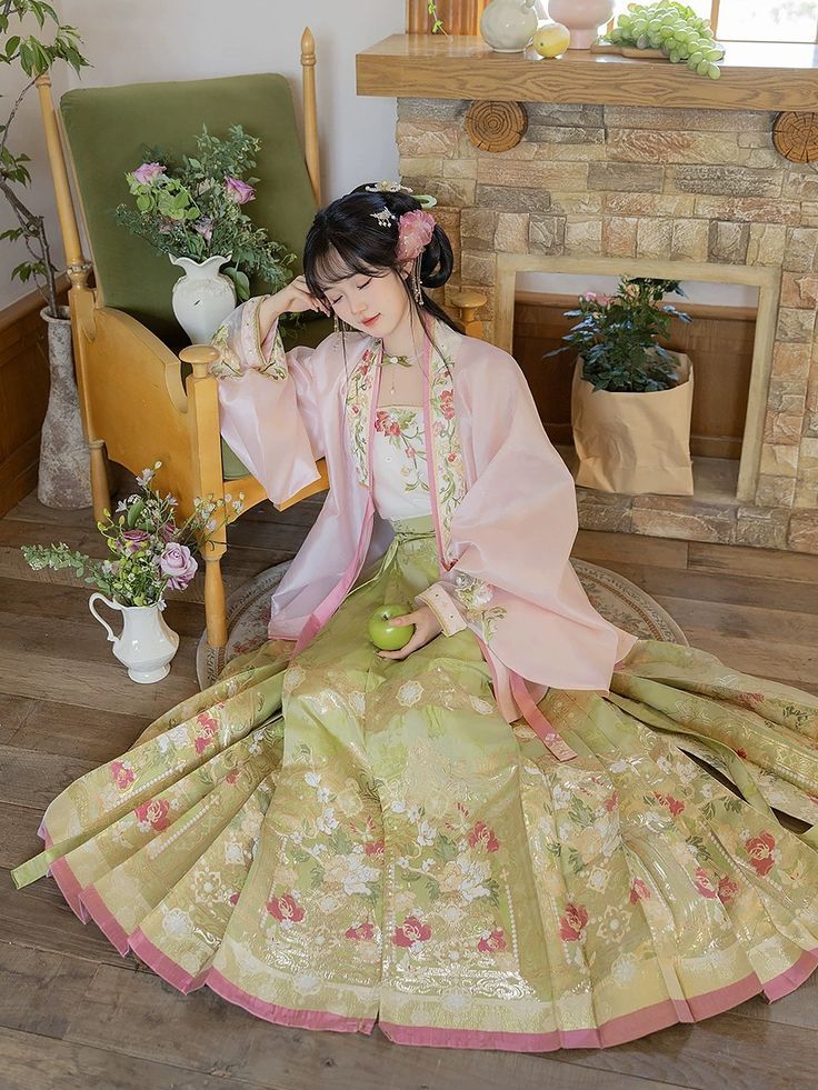 Young Style Cheongsam as a Toast-Wearing:Embracing Traditional Elegance with Modern Charm Young Style Cheongsam as a Toast-Wearing:Embracing Traditional Elegance with Modern Charm