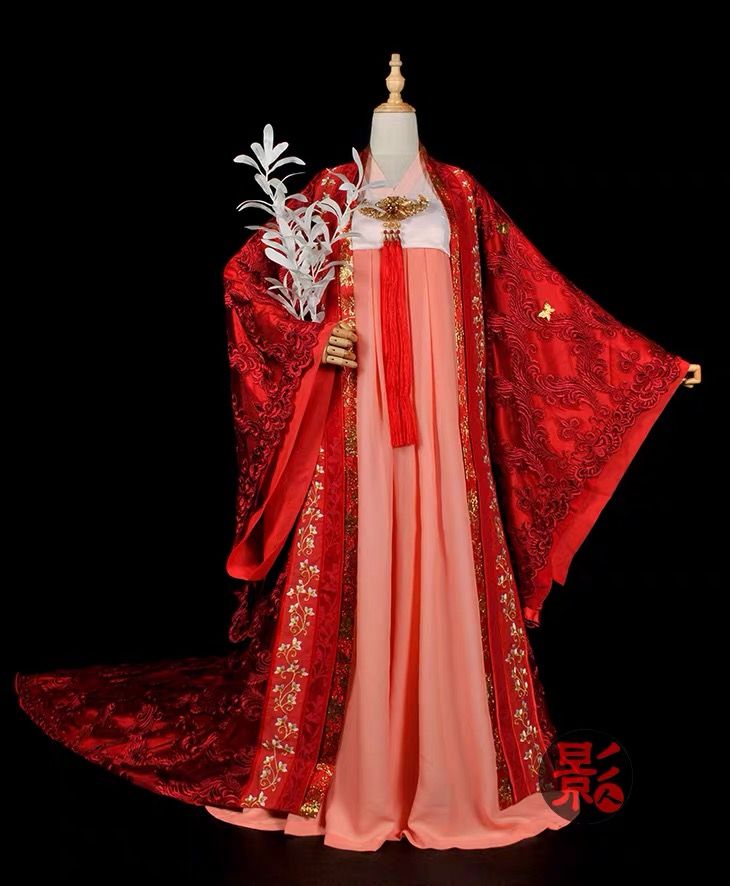 The Original Hanfu Style of Far Mountain Gray